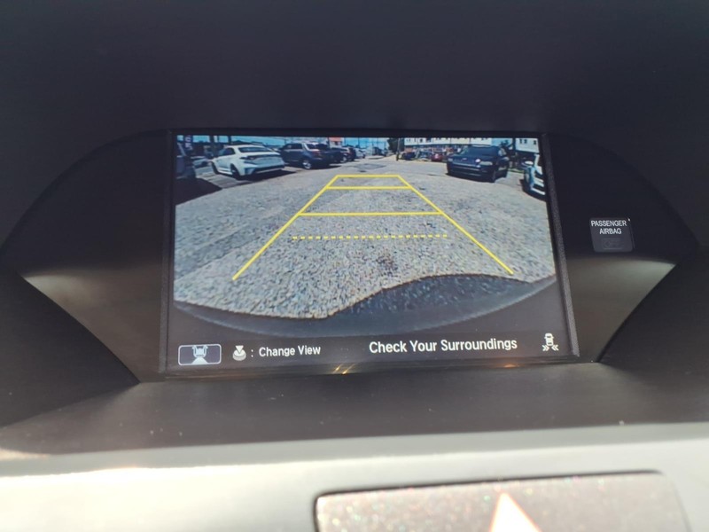 Acura RDX Vehicle Full-screen Gallery Image 16