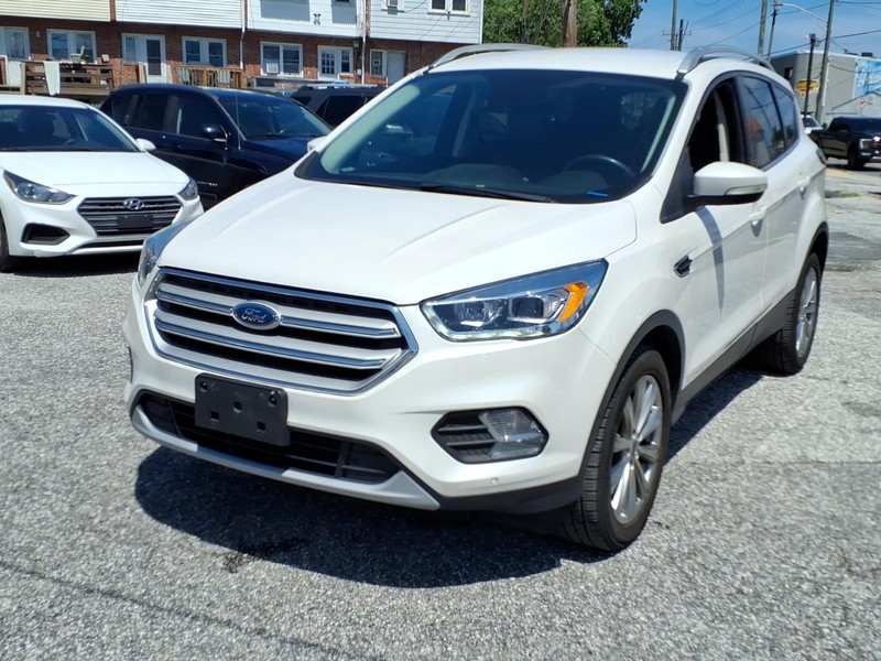 Ford Escape Vehicle Full-screen Gallery Image 02