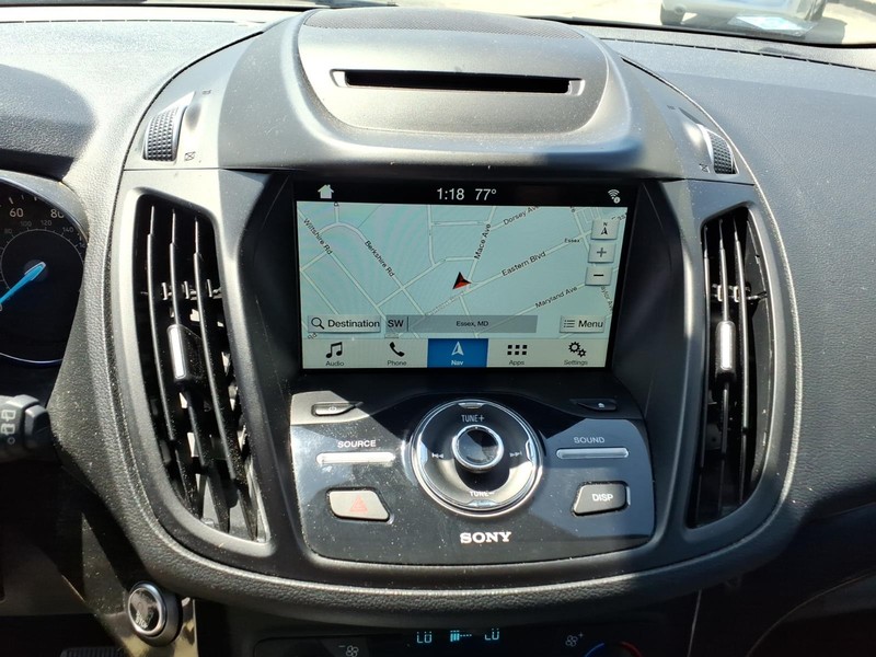 Ford Escape Vehicle Full-screen Gallery Image 18