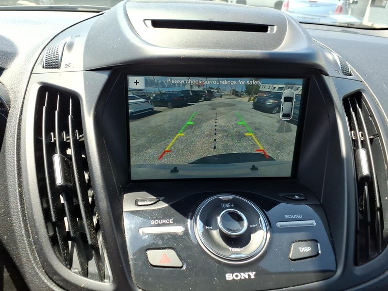 Ford Escape Vehicle Full-screen Gallery Image 19