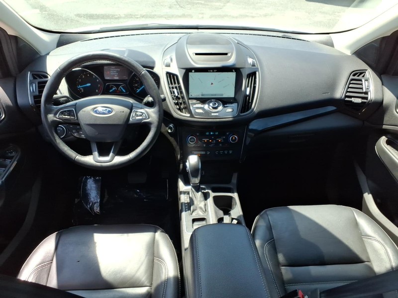 Ford Escape Vehicle Full-screen Gallery Image 21