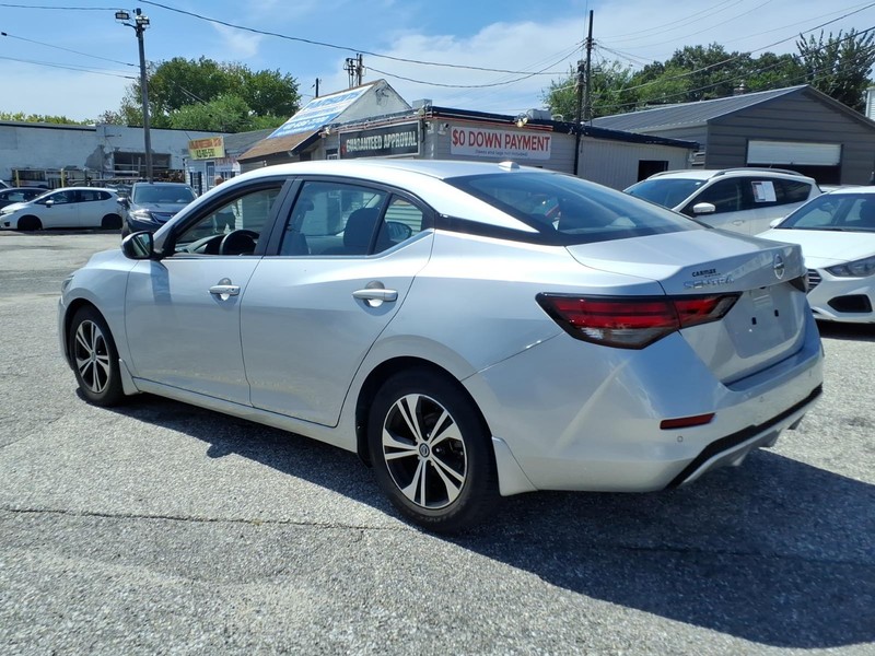 Nissan Sentra Vehicle Full-screen Gallery Image 02