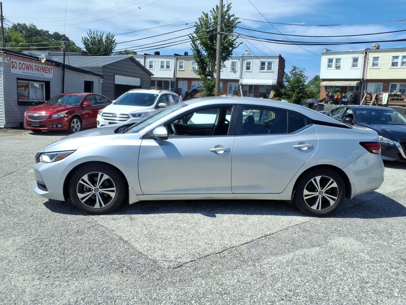 Nissan Sentra Vehicle Full-screen Gallery Image 03