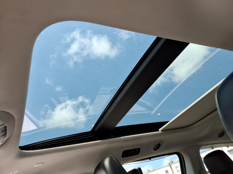 Chrysler Pacifica Vehicle Full-screen Gallery Image 23