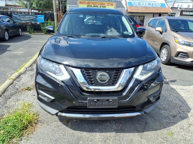 Nissan Rogue Vehicle Full-screen Gallery Image 03