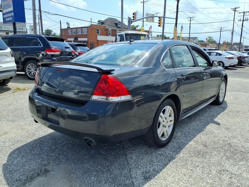 Chevrolet Impala Vehicle Full-screen Gallery Image 06