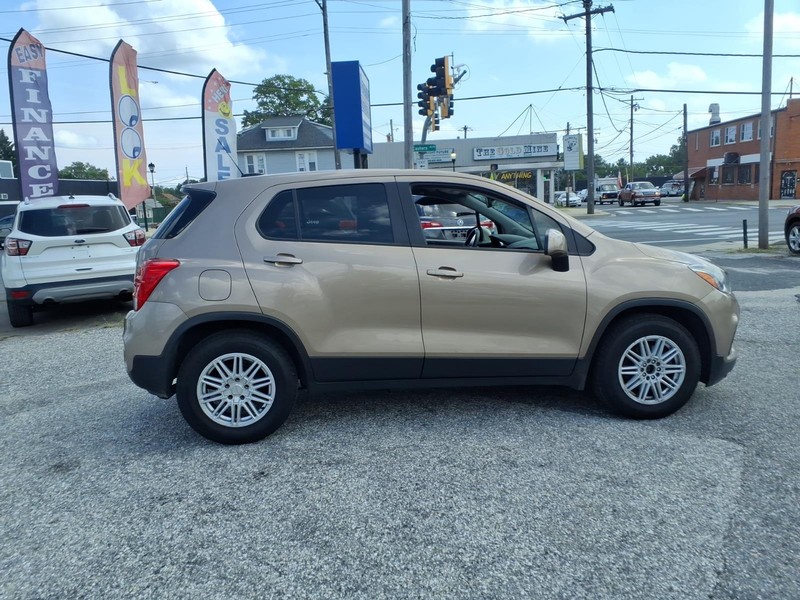 Chevrolet Trax Vehicle Full-screen Gallery Image 05