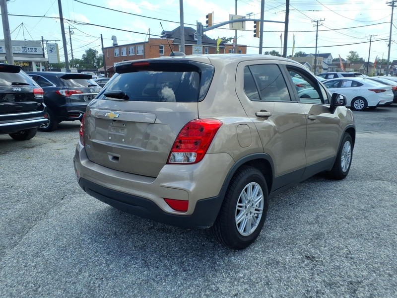 Chevrolet Trax Vehicle Full-screen Gallery Image 06
