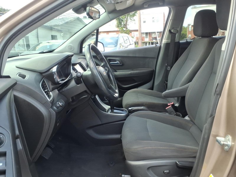 Chevrolet Trax Vehicle Full-screen Gallery Image 09