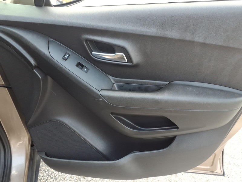 Chevrolet Trax Vehicle Full-screen Gallery Image 17