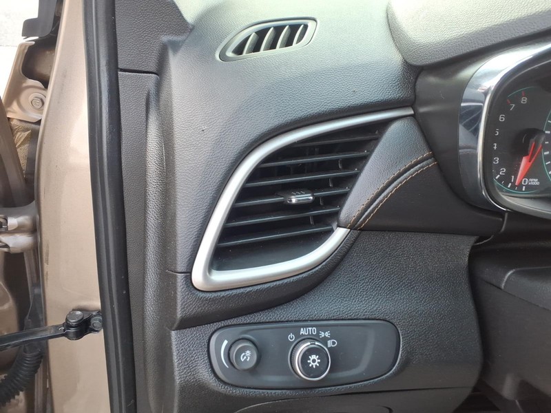 Chevrolet Trax Vehicle Full-screen Gallery Image 21