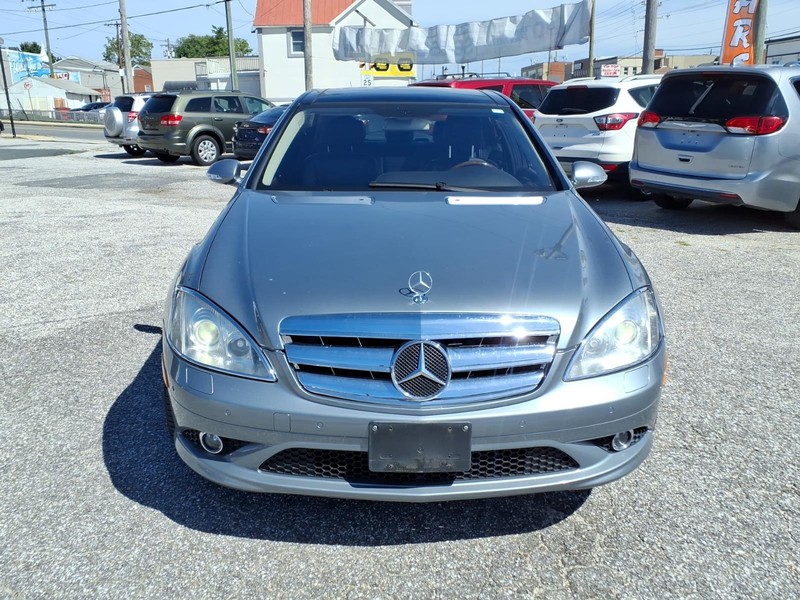 Mercedes-Benz S-Class Vehicle Full-screen Gallery Image 03