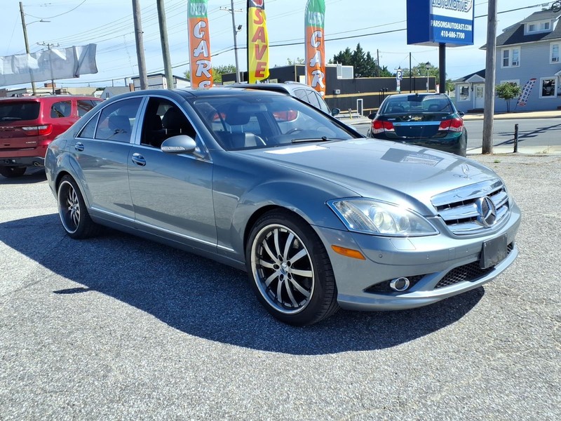 Mercedes-Benz S-Class Vehicle Full-screen Gallery Image 04