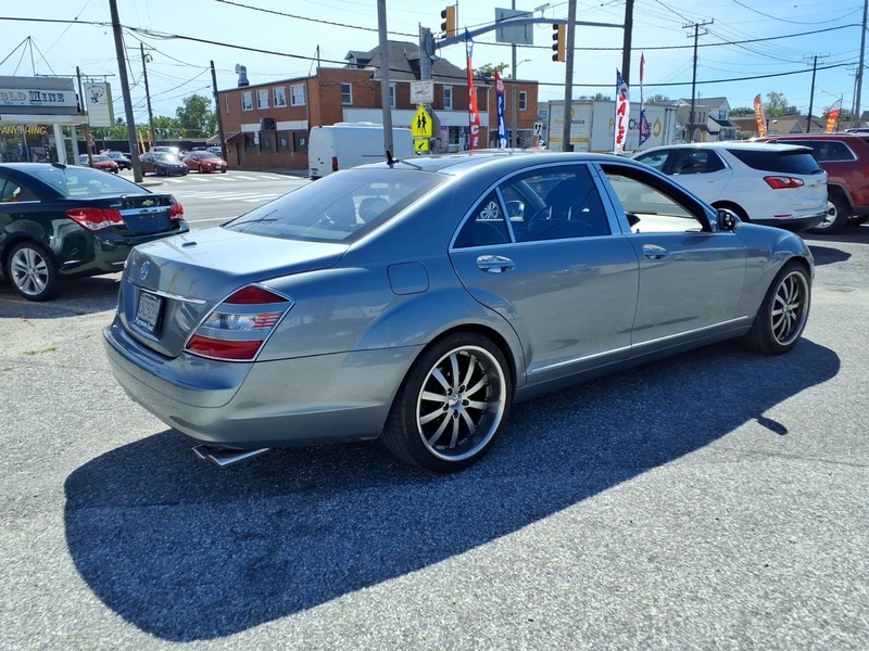 Mercedes-Benz S-Class Vehicle Full-screen Gallery Image 06