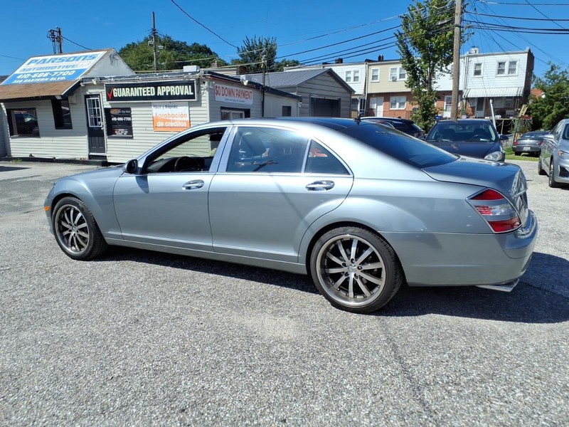Mercedes-Benz S-Class Vehicle Full-screen Gallery Image 07