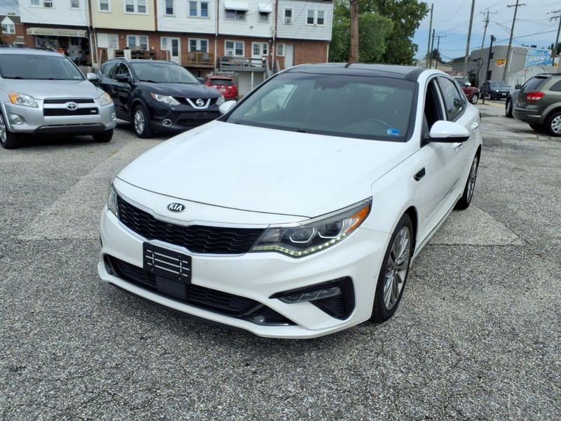 Kia Optima Vehicle Full-screen Gallery Image 02