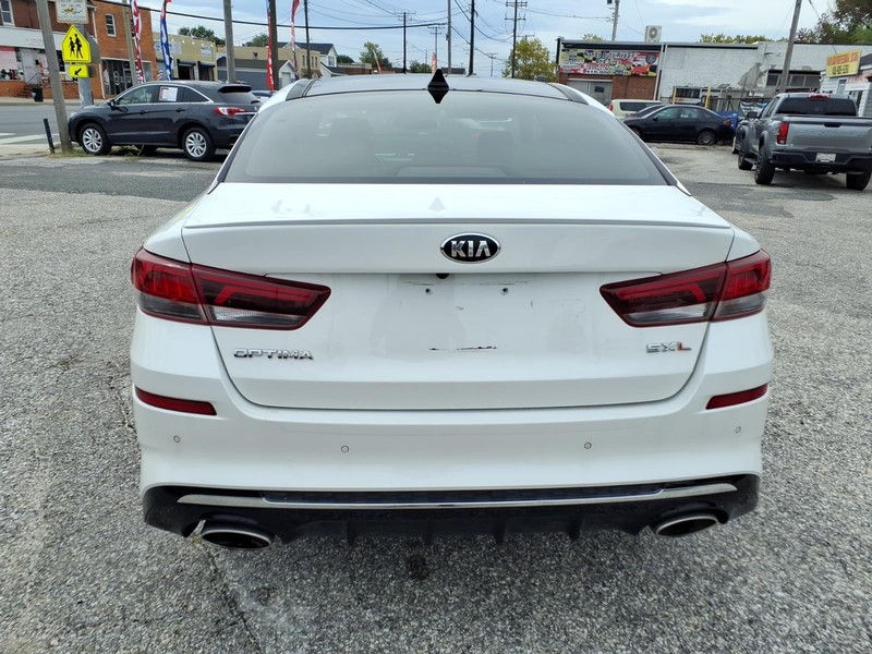 Kia Optima Vehicle Full-screen Gallery Image 07