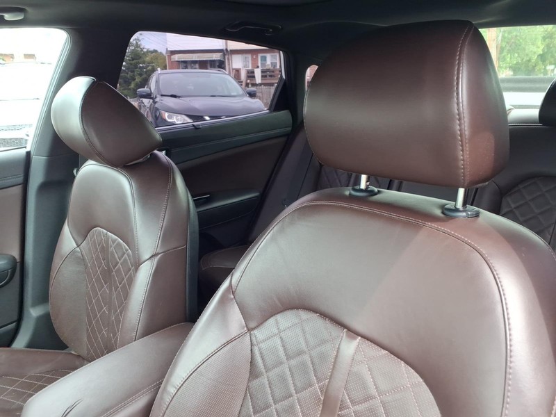 Kia Optima Vehicle Full-screen Gallery Image 10