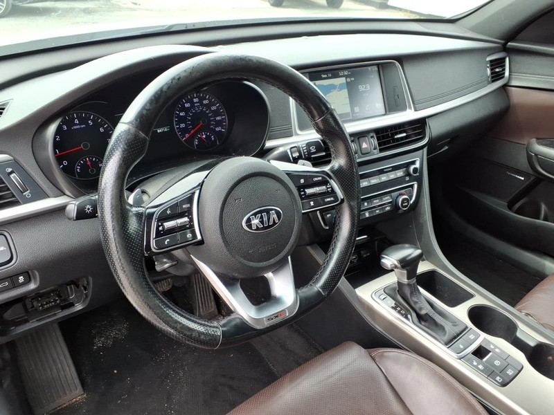 Kia Optima Vehicle Full-screen Gallery Image 13