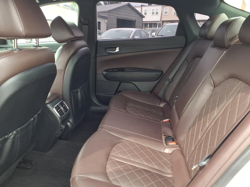 Kia Optima Vehicle Full-screen Gallery Image 14