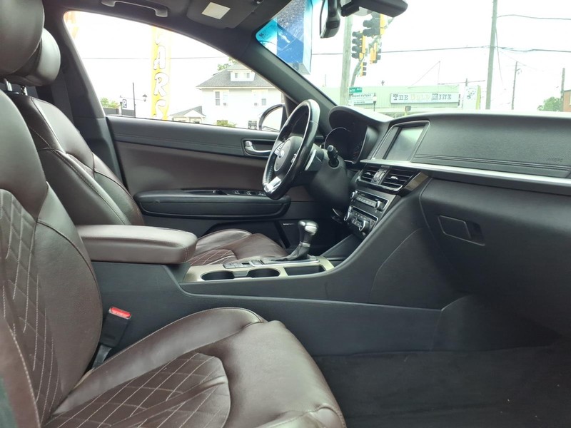 Kia Optima Vehicle Full-screen Gallery Image 17