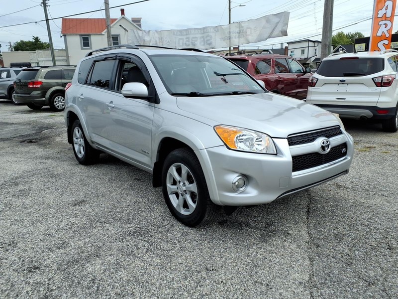 Toyota RAV4 Vehicle Full-screen Gallery Image 04