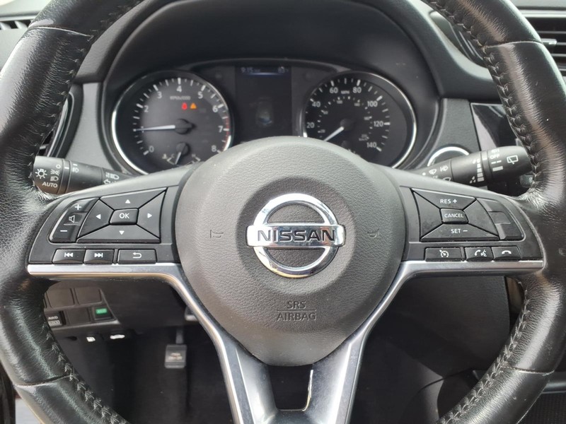 Nissan Rogue Sport Vehicle Full-screen Gallery Image 20