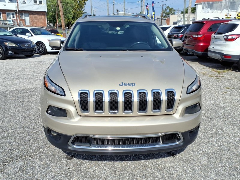 Jeep Cherokee Vehicle Full-screen Gallery Image 03