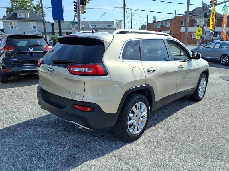 Jeep Cherokee Vehicle Full-screen Gallery Image 06