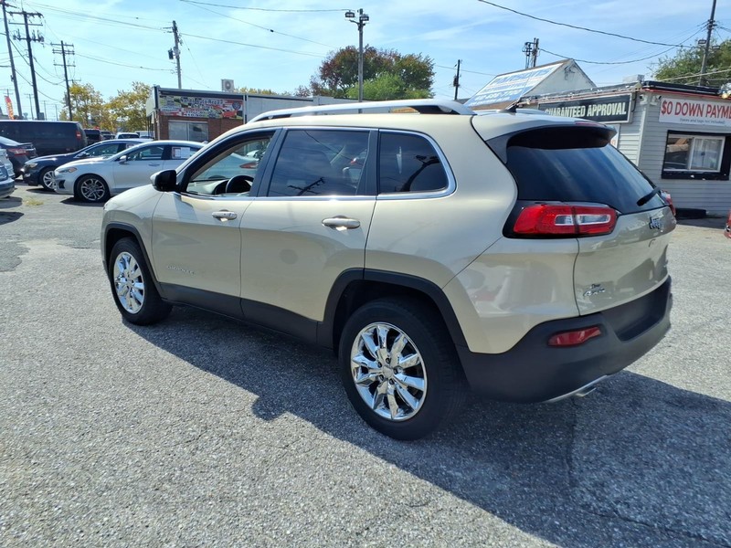Jeep Cherokee Vehicle Full-screen Gallery Image 07