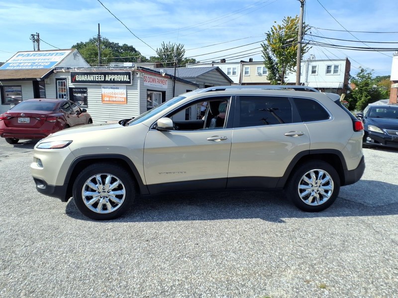 Jeep Cherokee Vehicle Full-screen Gallery Image 08