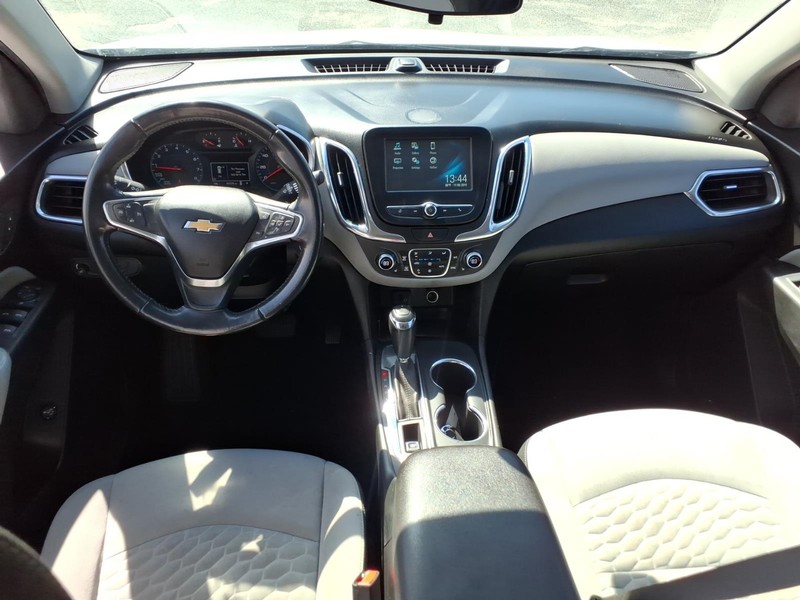 Chevrolet Equinox Vehicle Full-screen Gallery Image 16