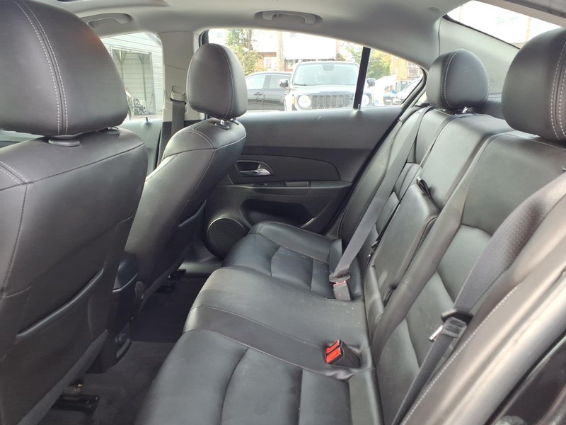Chevrolet Cruze Vehicle Full-screen Gallery Image 11
