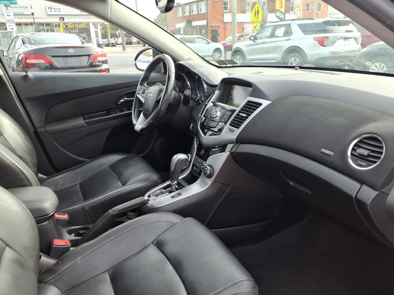 Chevrolet Cruze Vehicle Full-screen Gallery Image 14