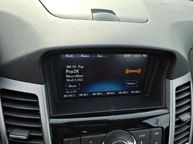 Chevrolet Cruze Vehicle Full-screen Gallery Image 16
