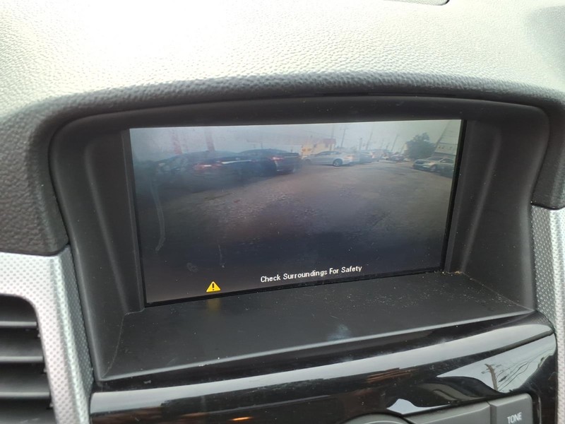 Chevrolet Cruze Vehicle Full-screen Gallery Image 17