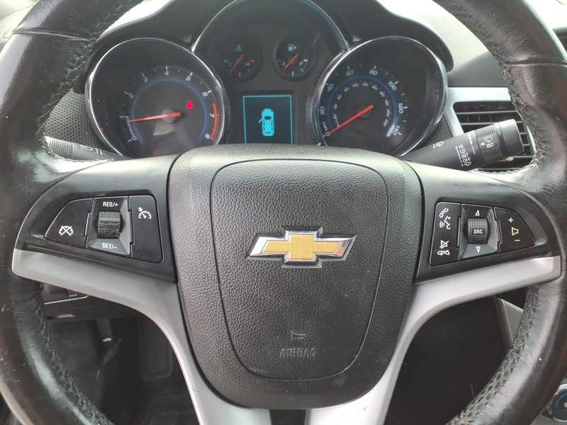 Chevrolet Cruze Vehicle Full-screen Gallery Image 20