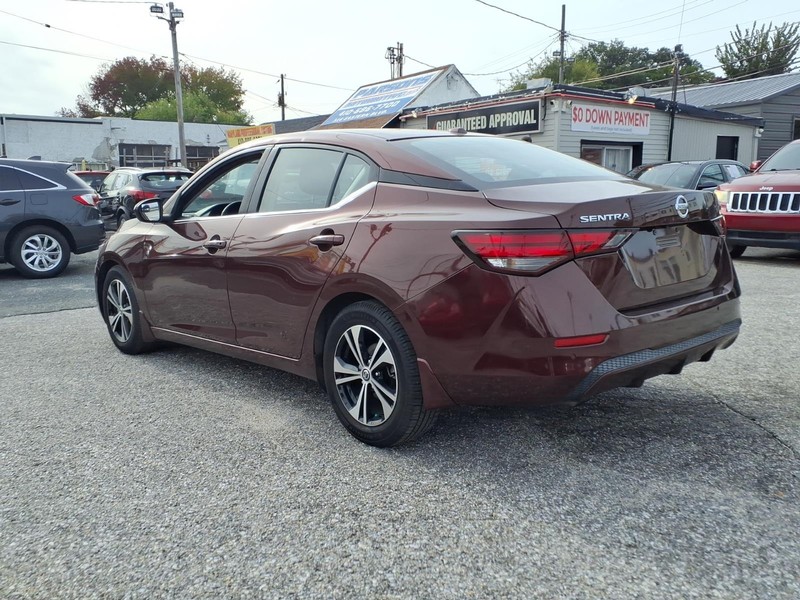 Nissan Sentra Vehicle Full-screen Gallery Image 07