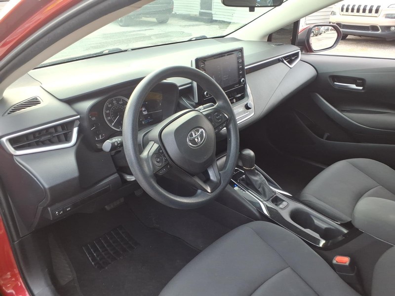 Toyota Corolla Vehicle Full-screen Gallery Image 10