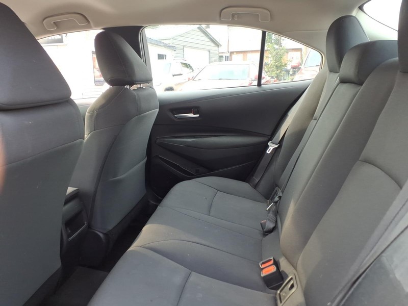 Toyota Corolla Vehicle Full-screen Gallery Image 12