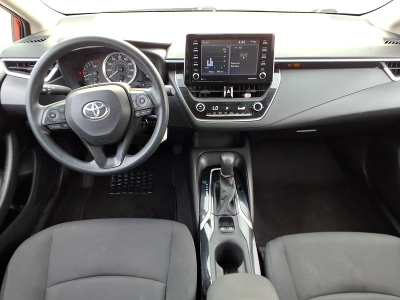 Toyota Corolla Vehicle Full-screen Gallery Image 15