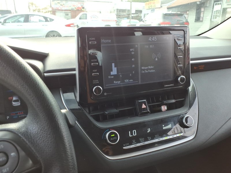 Toyota Corolla Vehicle Full-screen Gallery Image 16