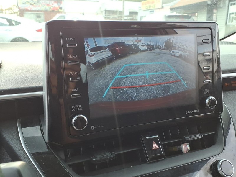 Toyota Corolla Vehicle Full-screen Gallery Image 17