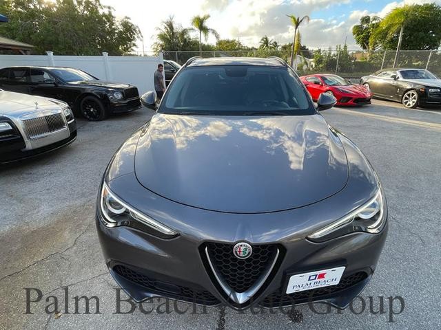 Alfa Romeo Stelvio Vehicle Image 06