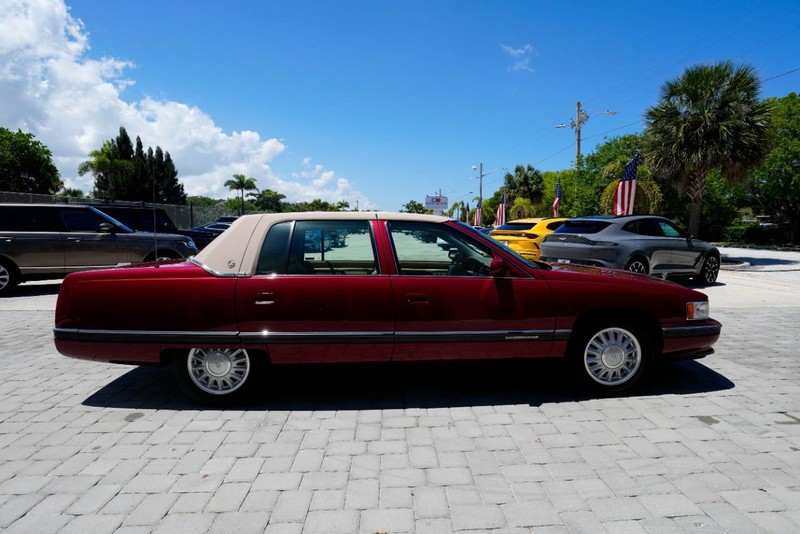 Cadillac Concours Vehicle Image 11