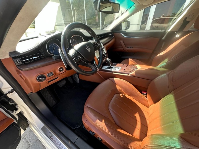 Maserati Quattroporte Vehicle Image 15