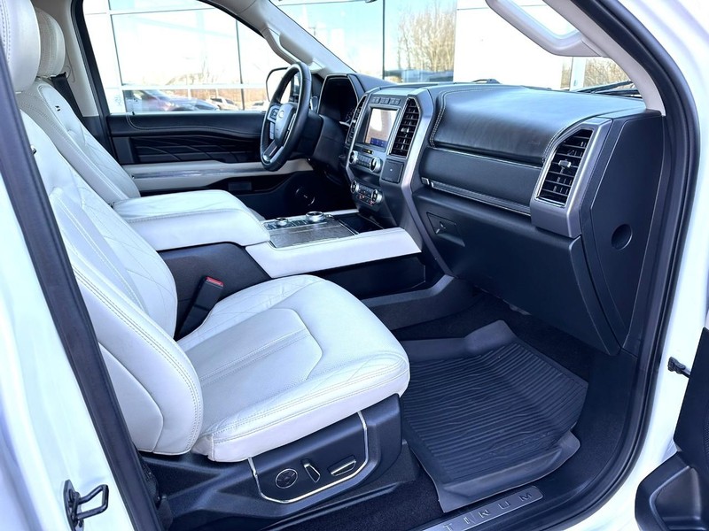 2021 Ford Expedition Platinum photo