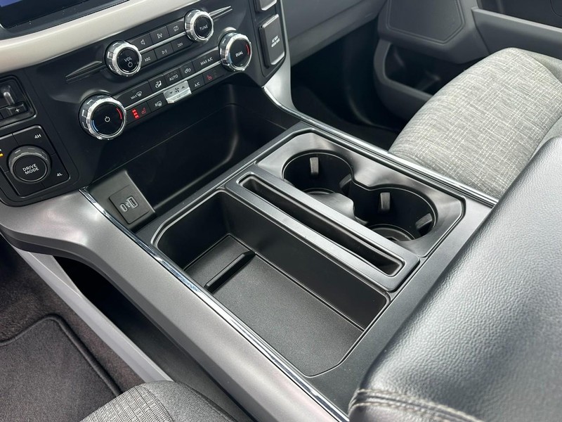 Ford F-150 Vehicle Full-screen Gallery Image 10