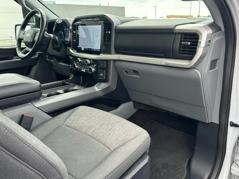 Ford F-150 Vehicle Full-screen Gallery Image 15