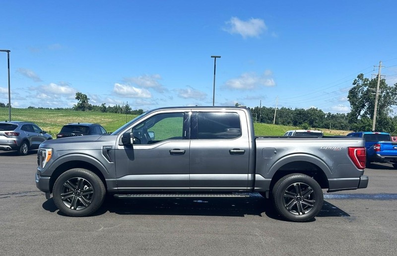 Ford F-150 Vehicle Full-screen Gallery Image 05